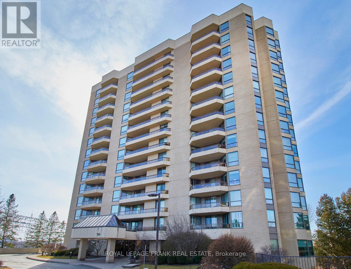 1205 700 Wilson Rd N, Oshawa, ON L1G 7T5