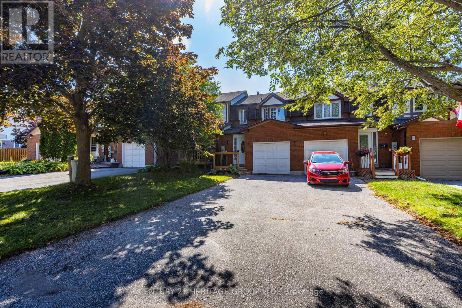 884 Clancey Cres, Newmarket, ON L3Y 8H1