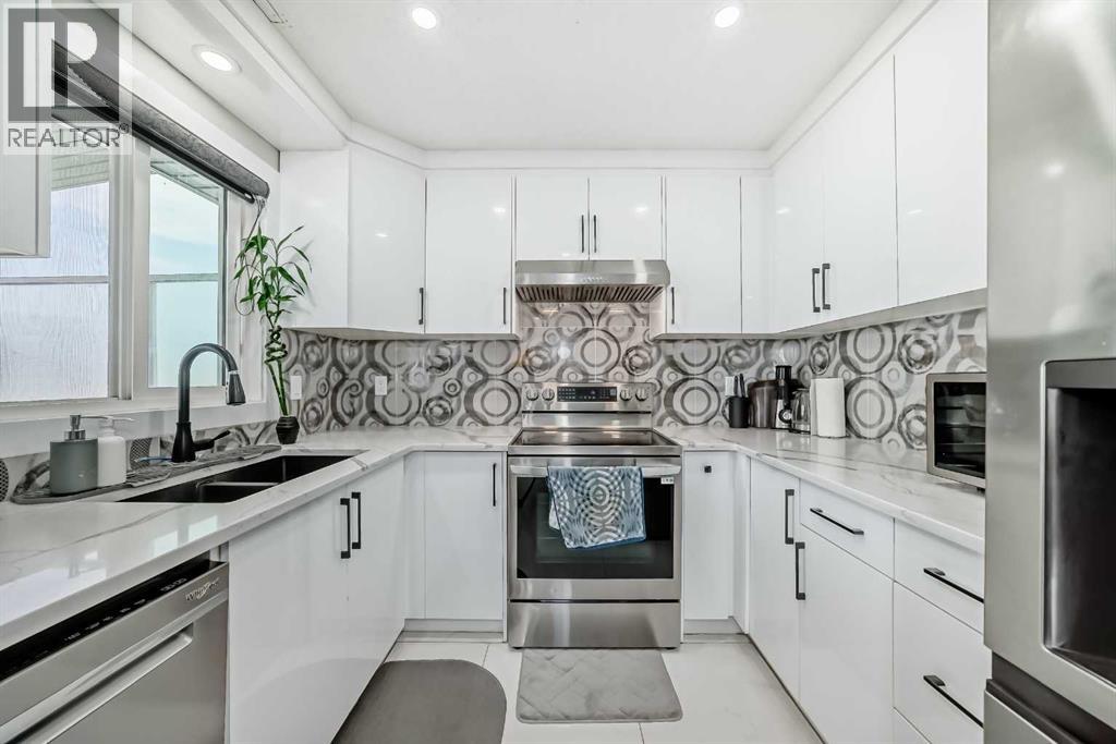 49 Taravista Way NE, Calgary, AB T3J 4K1