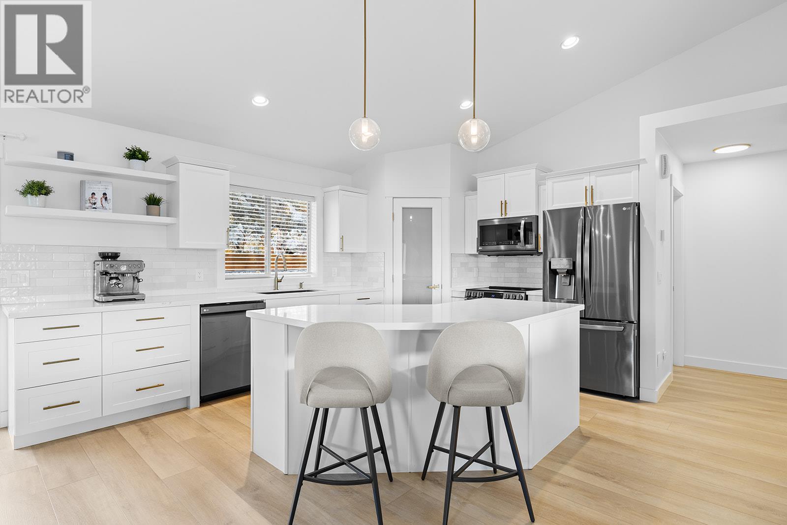1326 Tanemura Cres, Kelowna, BC V1P 1R5