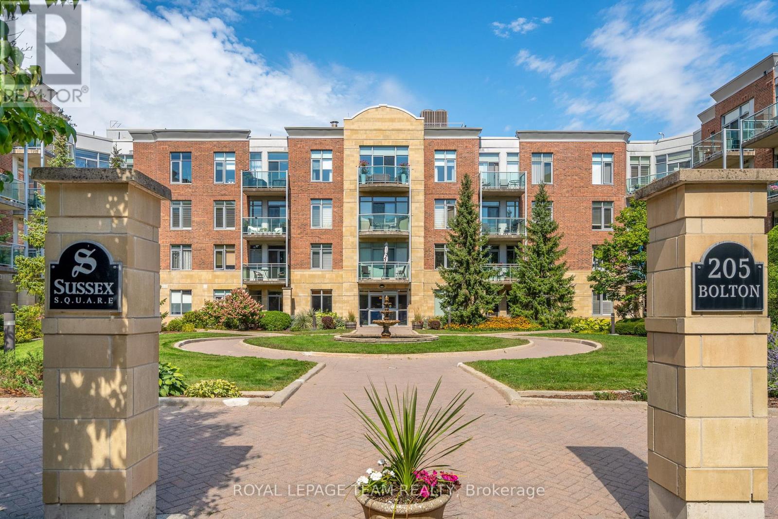 217 205 Bolton St, Ottawa, ON K1N 1K7