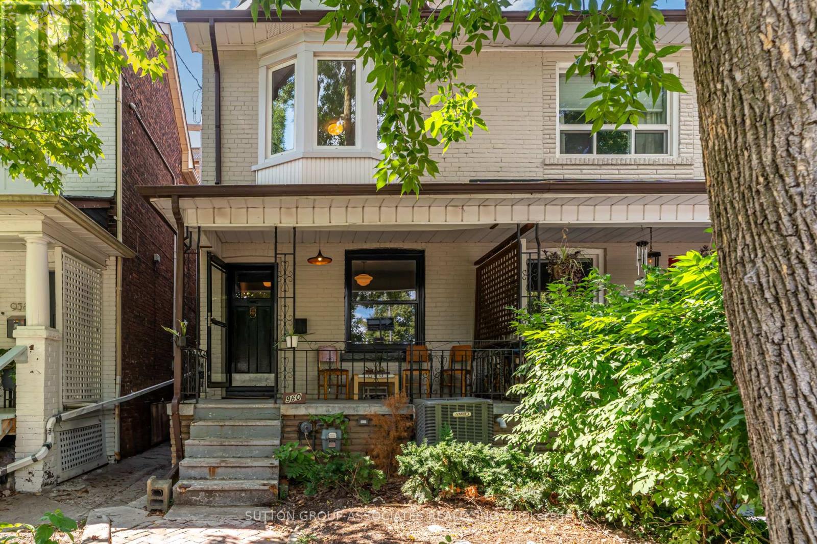 960 Shaw St, Toronto, ON M6G 3M7