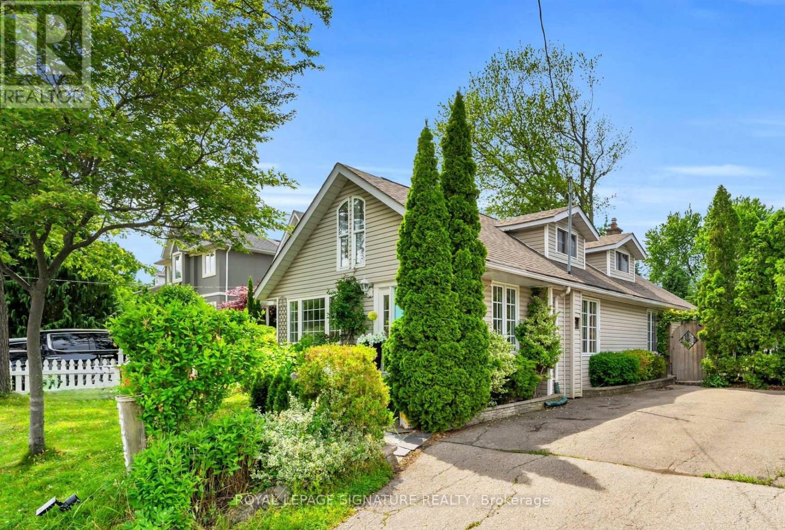2295 Belyea St, Oakville, ON L6L 1N7