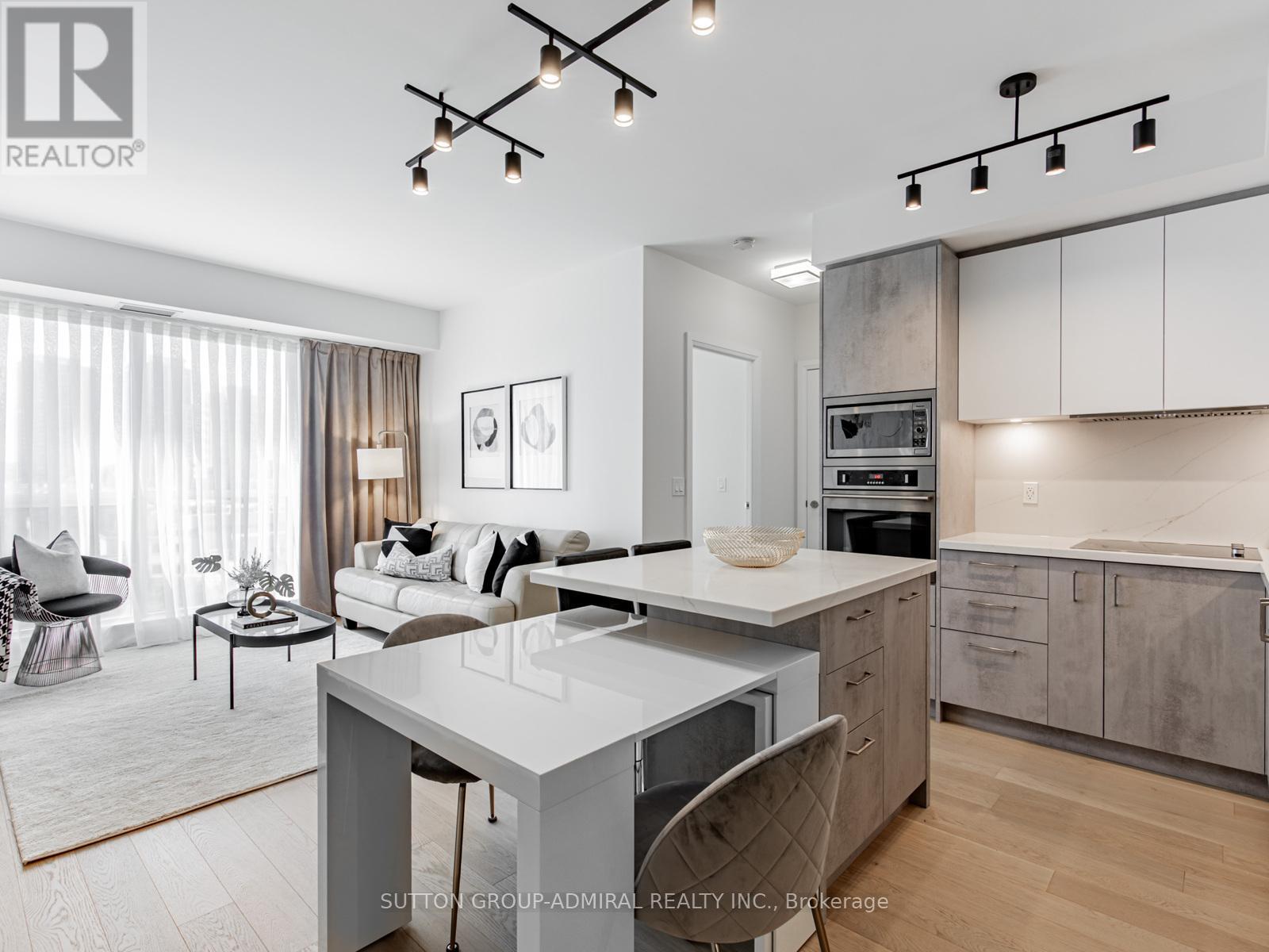733 120 Harrison Garden Blvd, Toronto, ON M2N 0H1