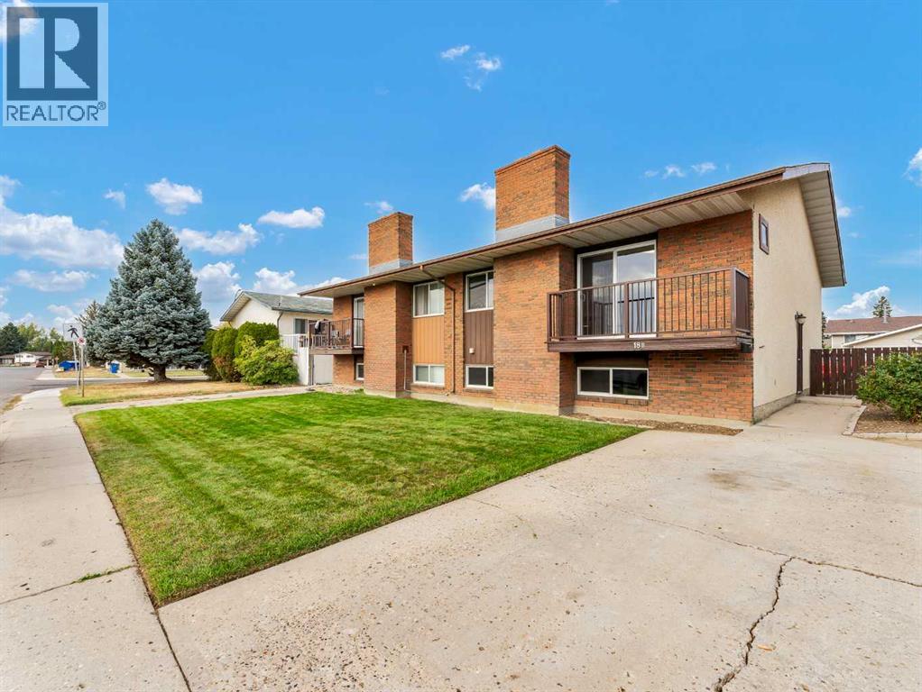 18 Cameron Rd SE #b, Medicine Hat, AB T1B 1K9