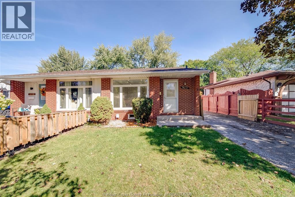 9482 Ryerson, Windsor, ON N8R 1V5