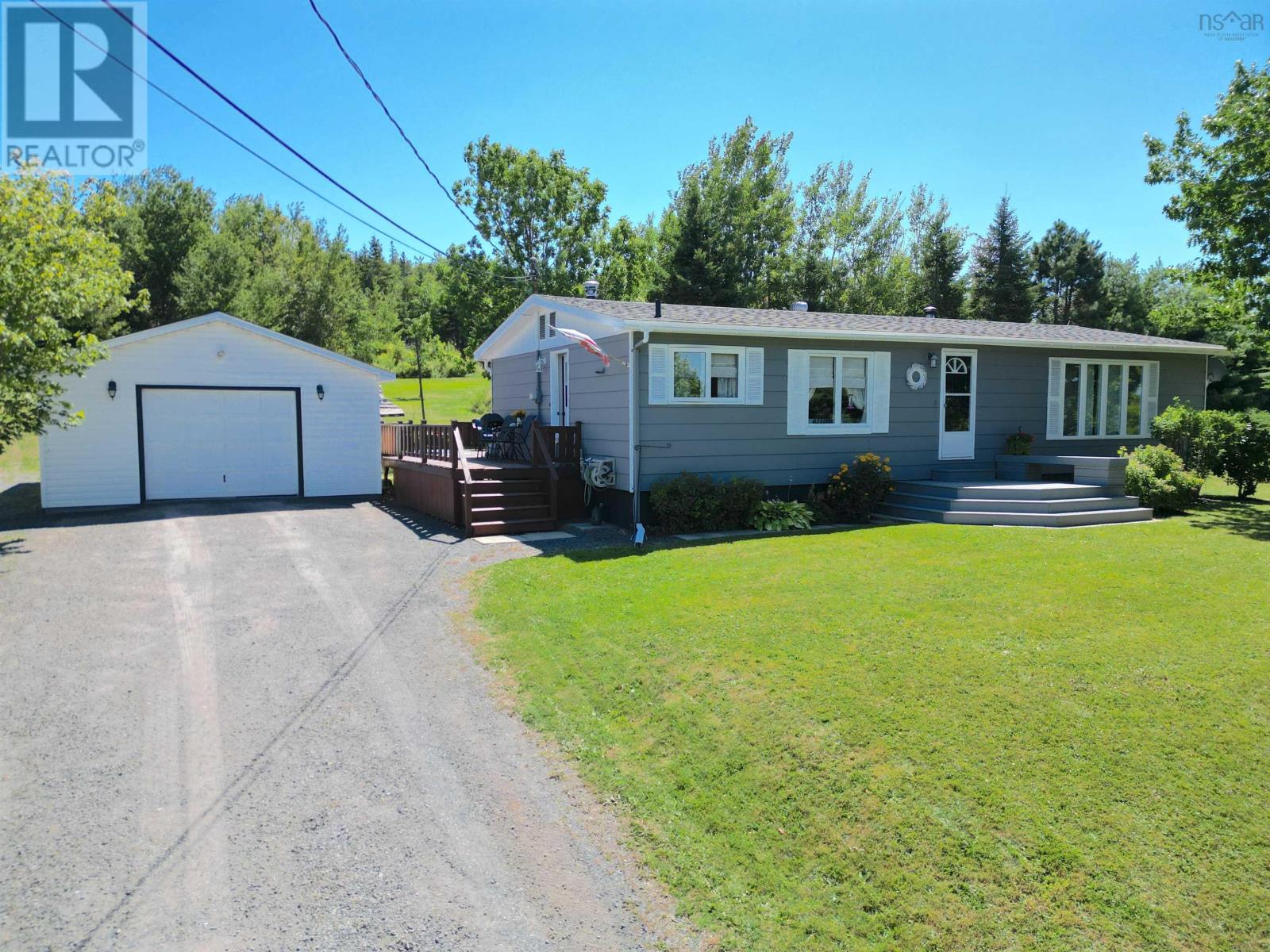 40 Sharmac Dr, New Glasgow, NS B2H 5C7