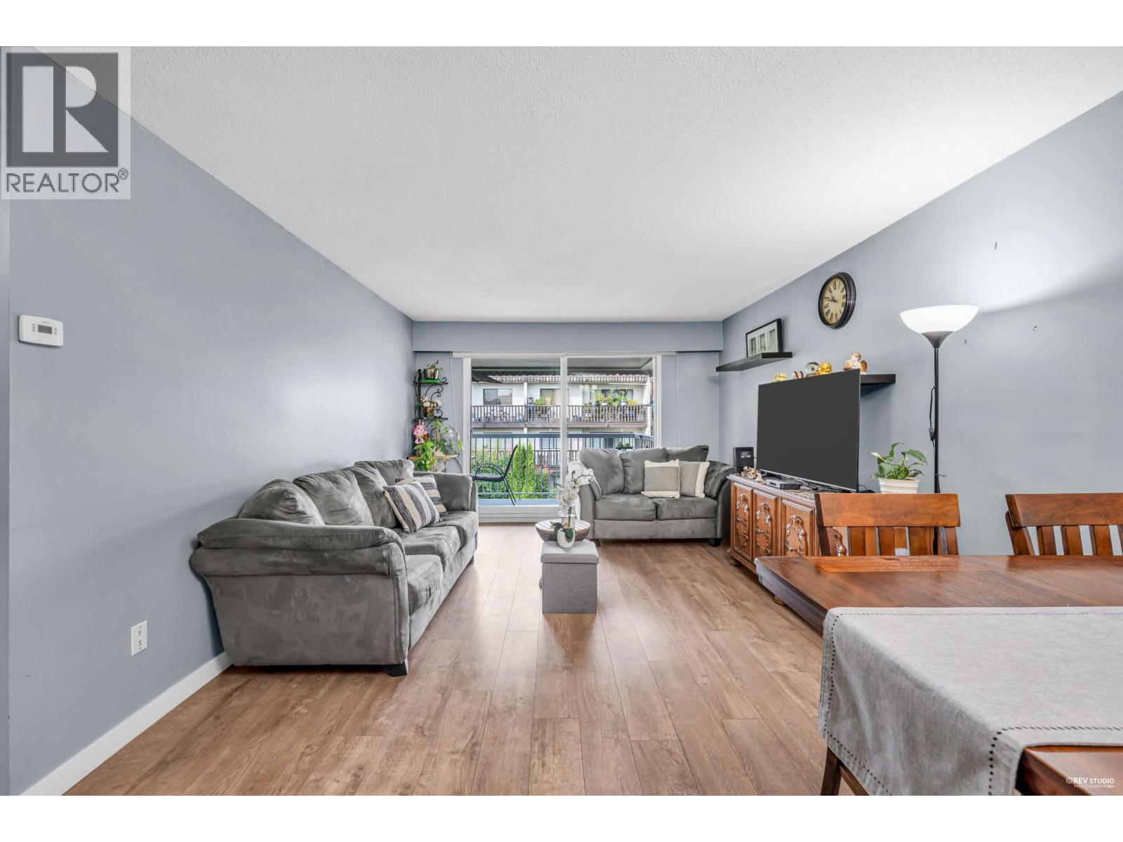 371 Ellesmere Avenue Unit 302, Burnaby, BC V5B 3T1