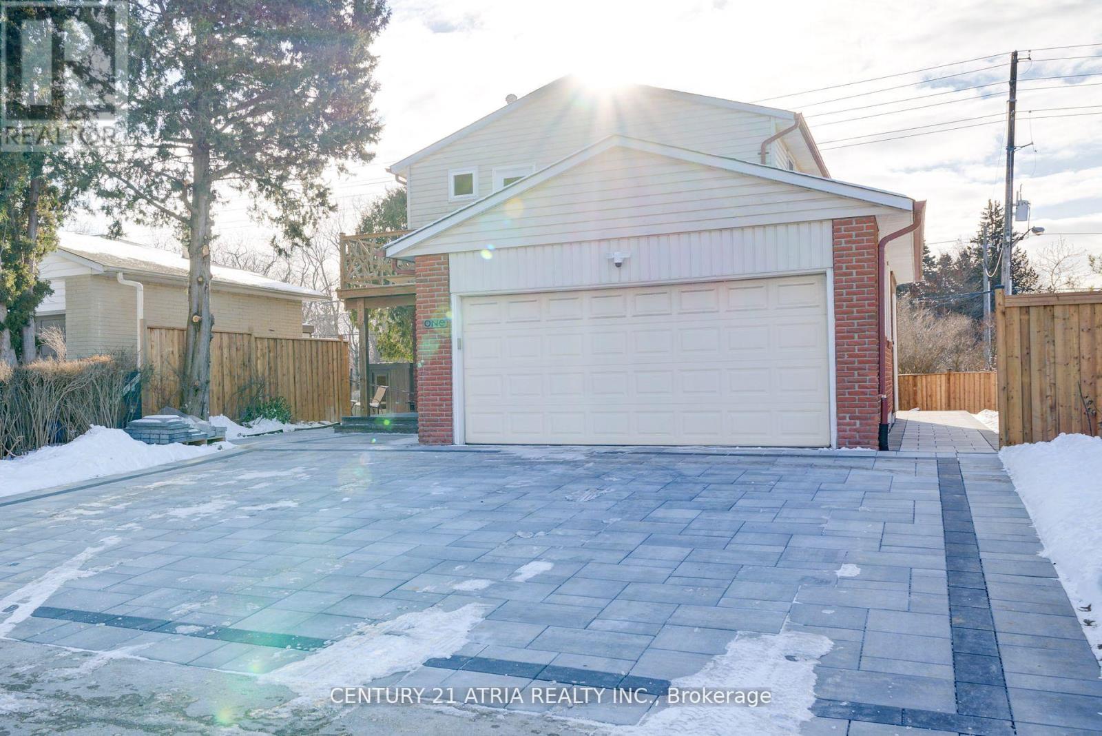 1 Hamilton Hall Dr, Markham, ON L3P 2P1