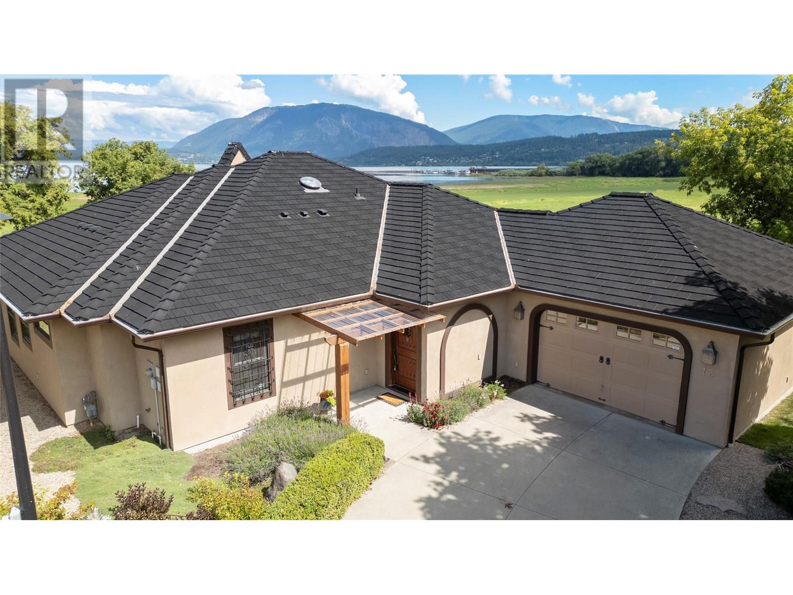 420 Hudson Street Nw Unit 12, Salmon Arm, BC V1E 1P4