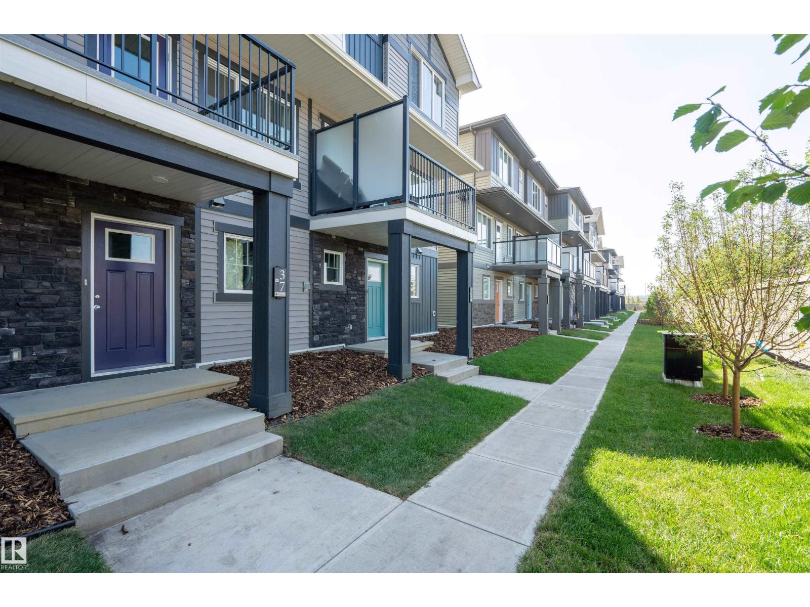 1530 Tamarack Boulevard Northwest #37, Edmonton, AB T6T 2E6