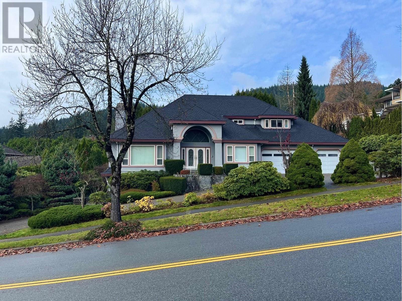 3022 Plateau Blvd, Coquitlam, BC V3E 2W7