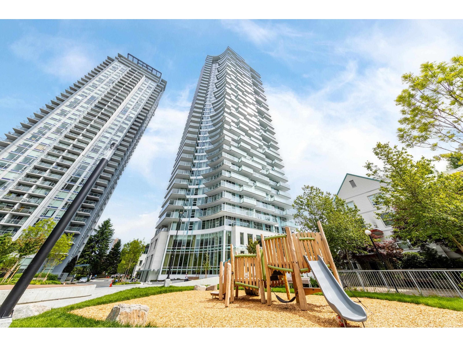 13768 100 Avenue Unit 2810, Surrey, BC V3T 0V2