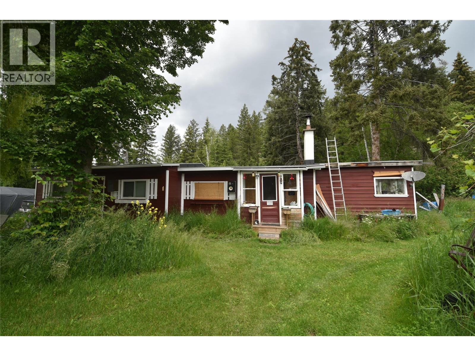 5057 Bradford Rd, Skookumchuck, BC V0B 2E0