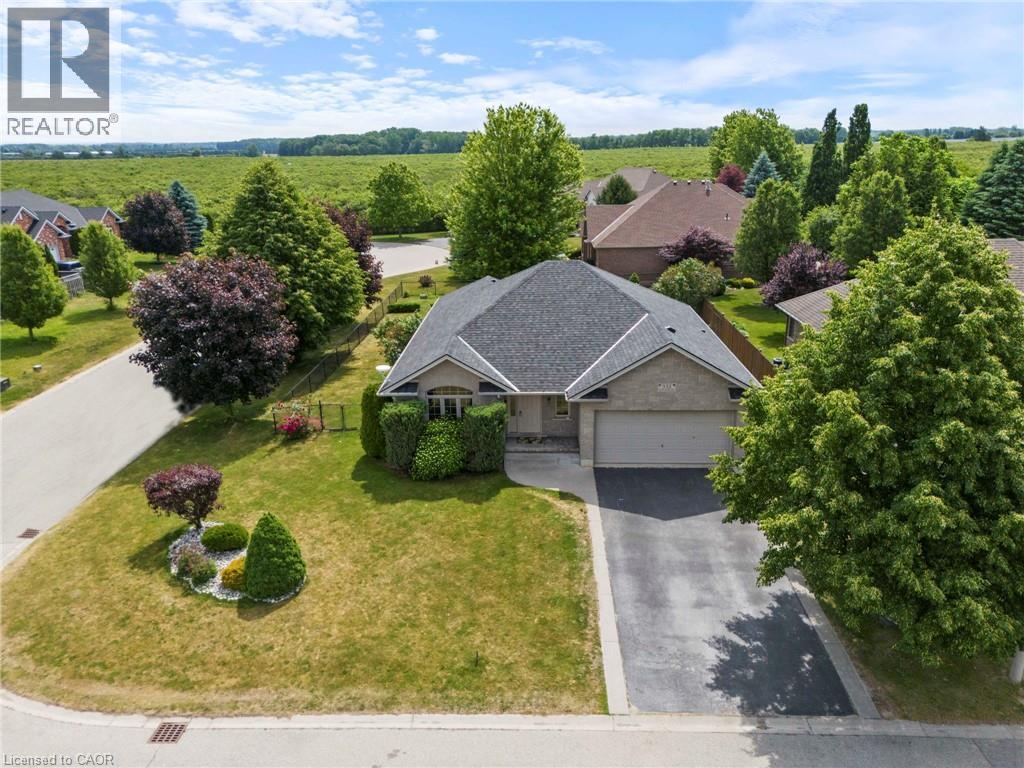 332 Duncombe Rd, Norfolk County, ON N0E 1Y0