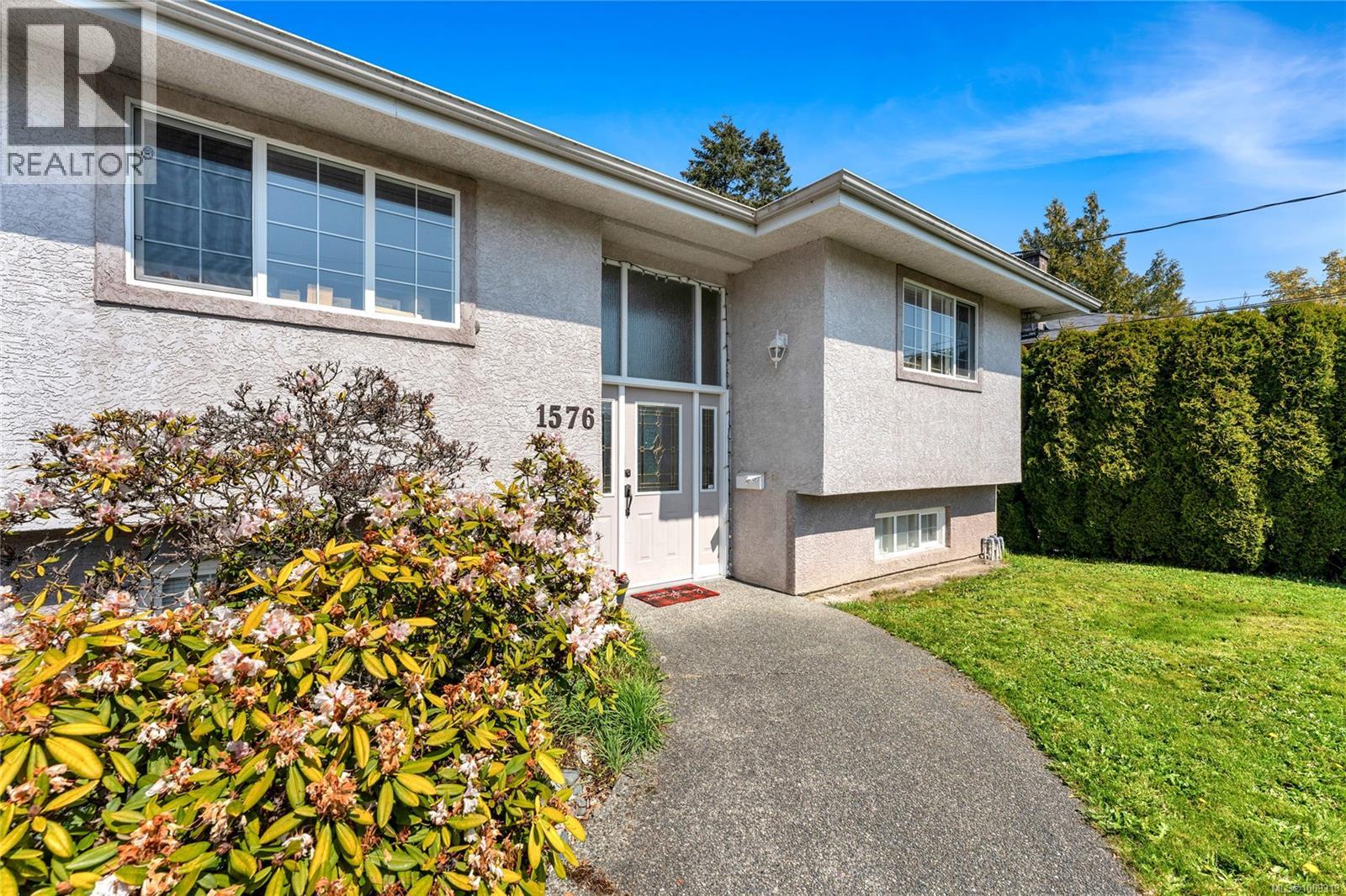 1576 Prairie St, Saanich, BC V8N 2L3