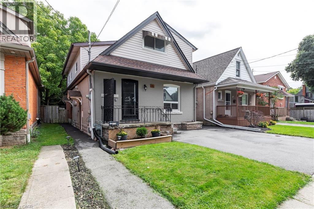 55 E 26th St, Hamilton, ON L8V 3C3