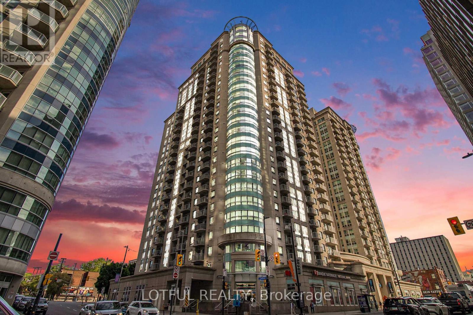 1703 234 Rideau St, Ottawa, ON K1N 0A9
