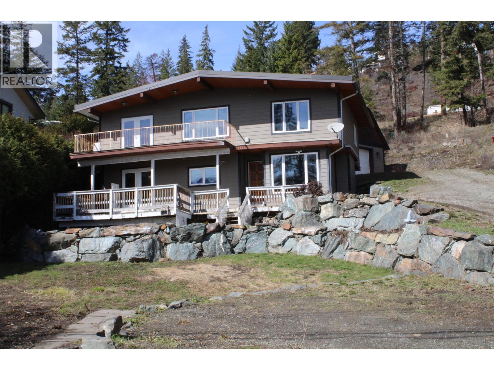 3003 Squilaxanglemont Rd, Lee Creek, BC V0E 1M4
