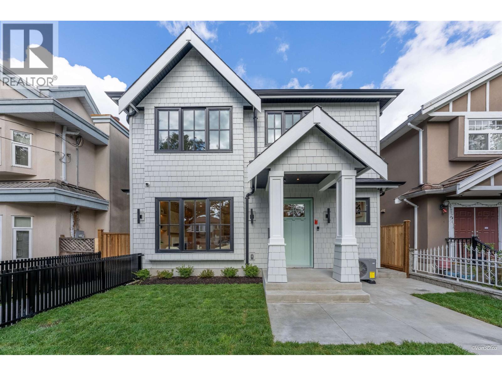 3121 E 46th Avenue Unit 1, Vancouver, BC V5S 1B1