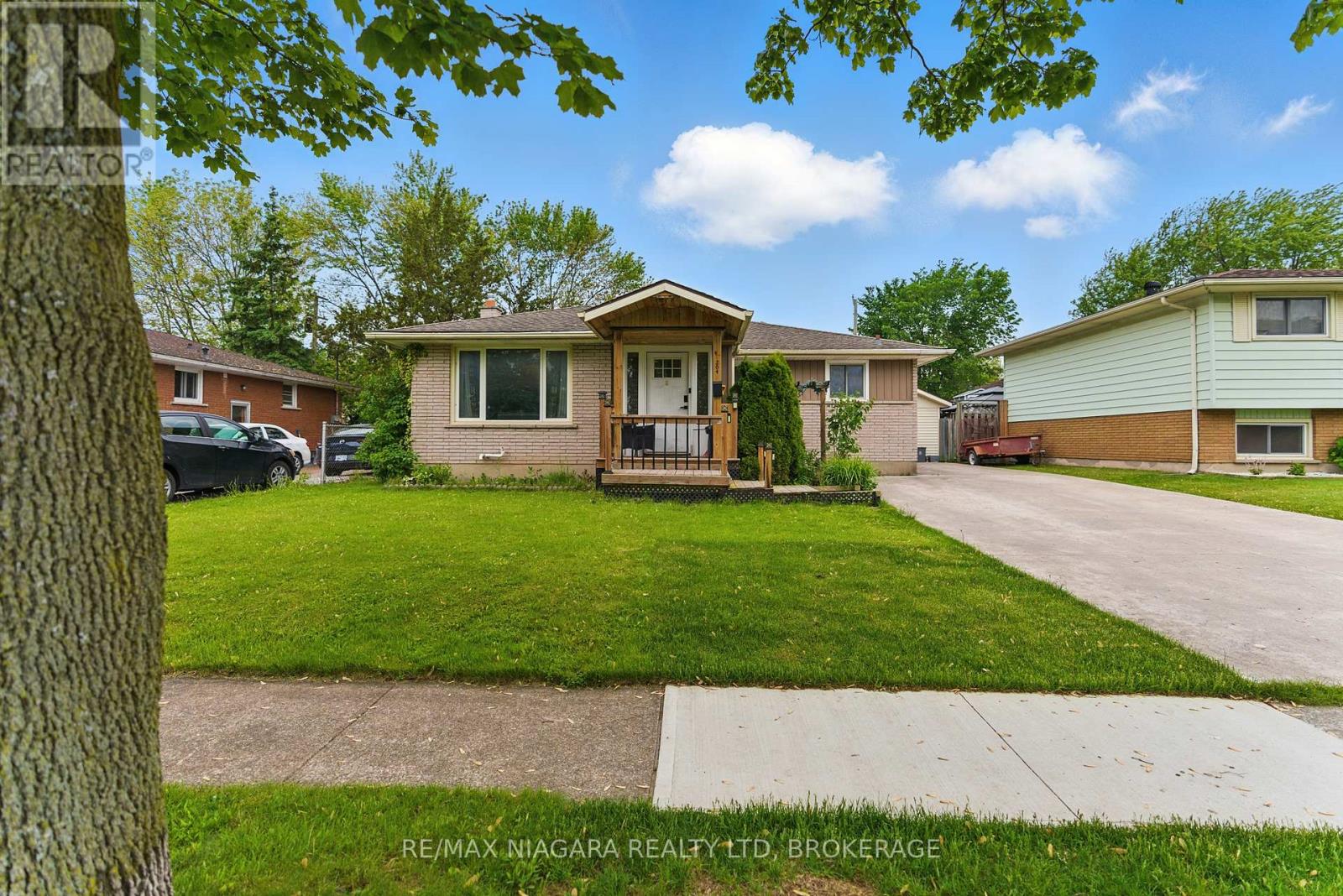 204 Hildred St, Welland, ON L3B 1N1