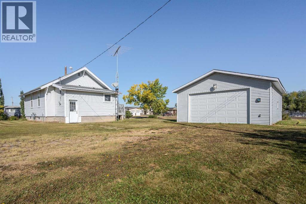 1007 Robert St, Ohaton, AB T0B 3P0