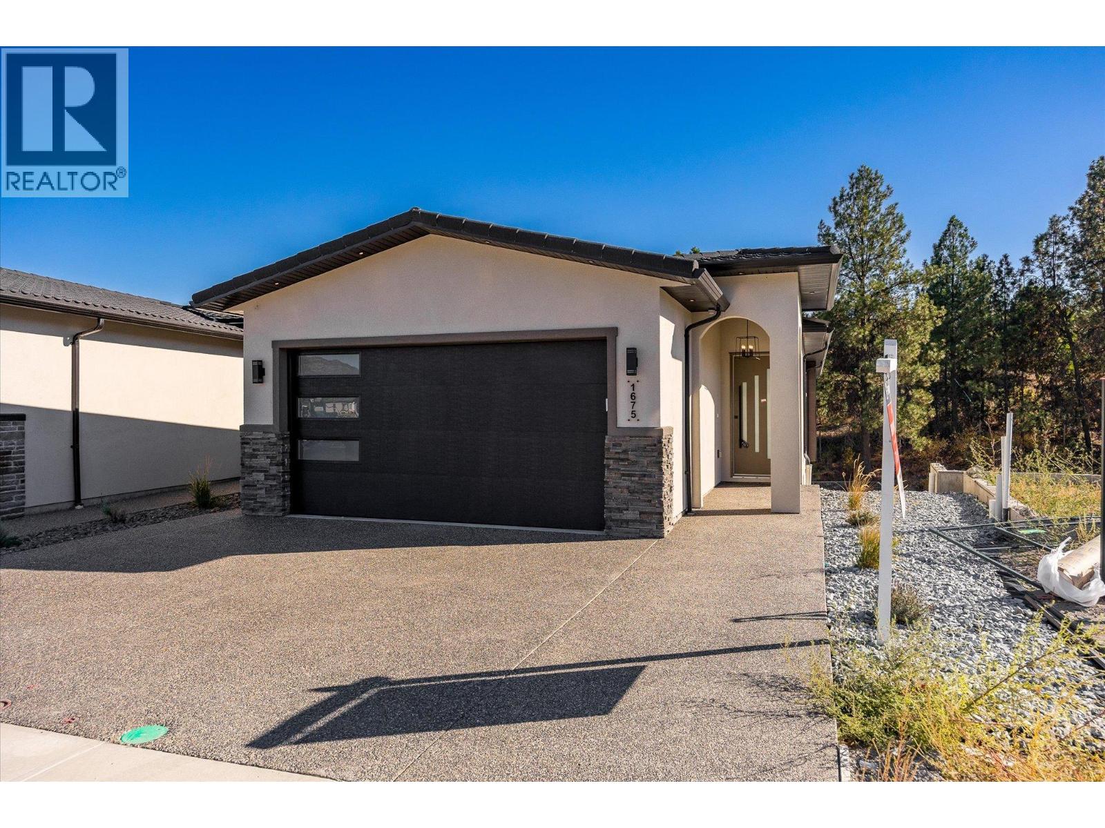 1675 Harbour View Cres, West Kelowna, BC V1Z 4E1