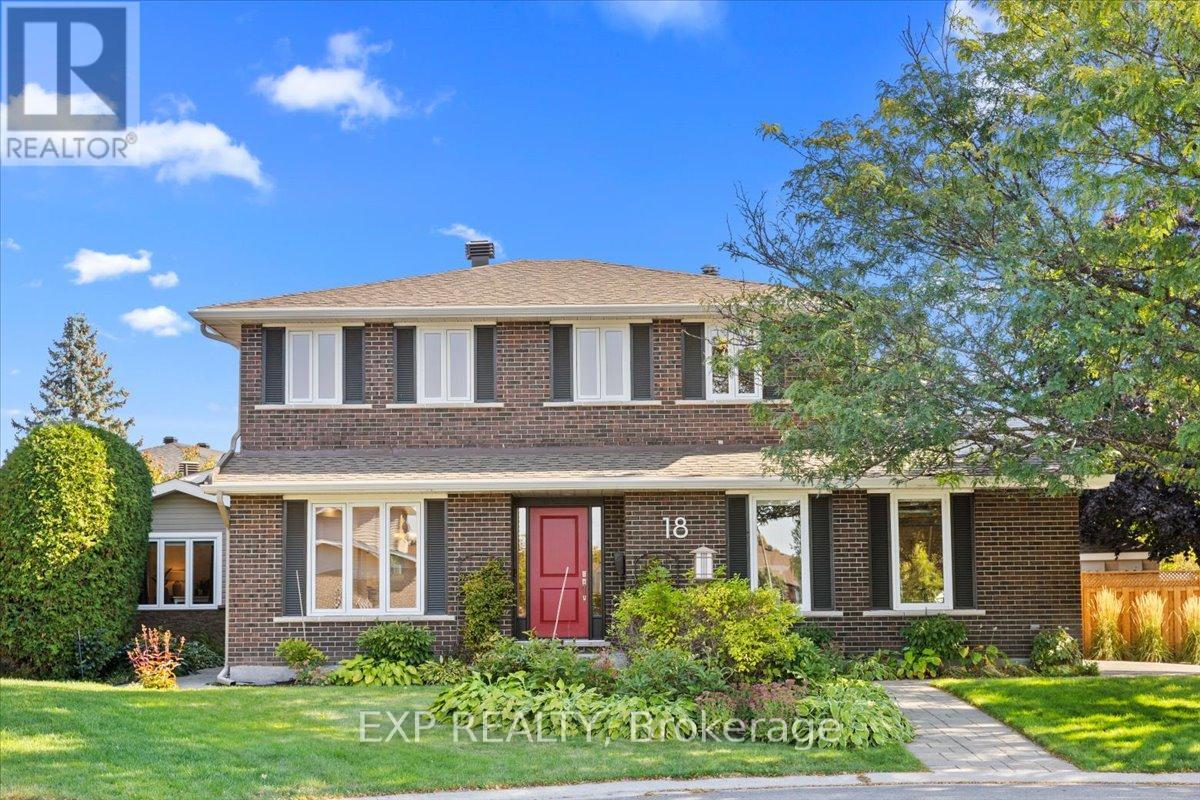 18 Ivylea St, Ottawa, ON K2G 4X5