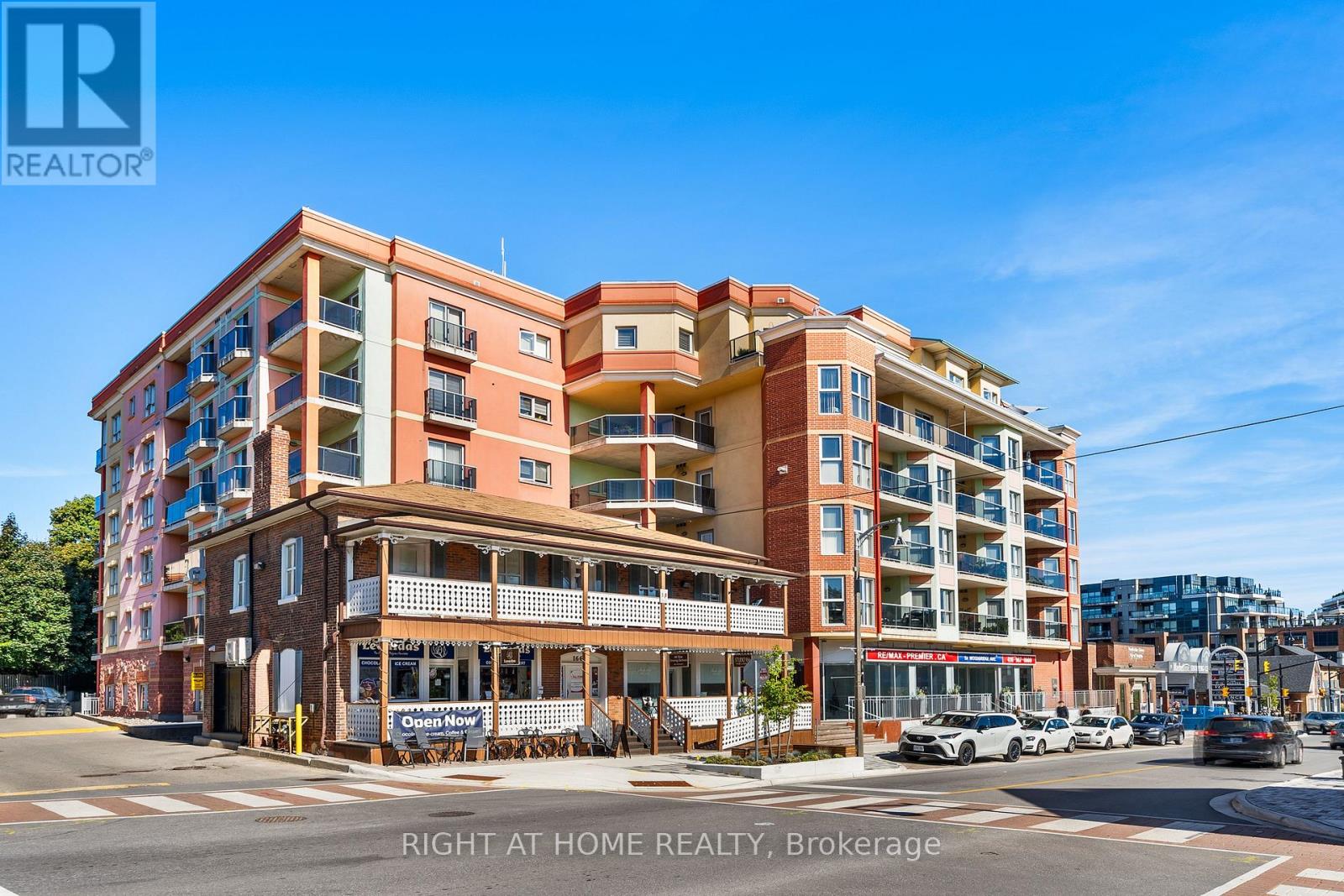 401 160 Woodbridge Ave, Vaughan, ON L4L 0B8