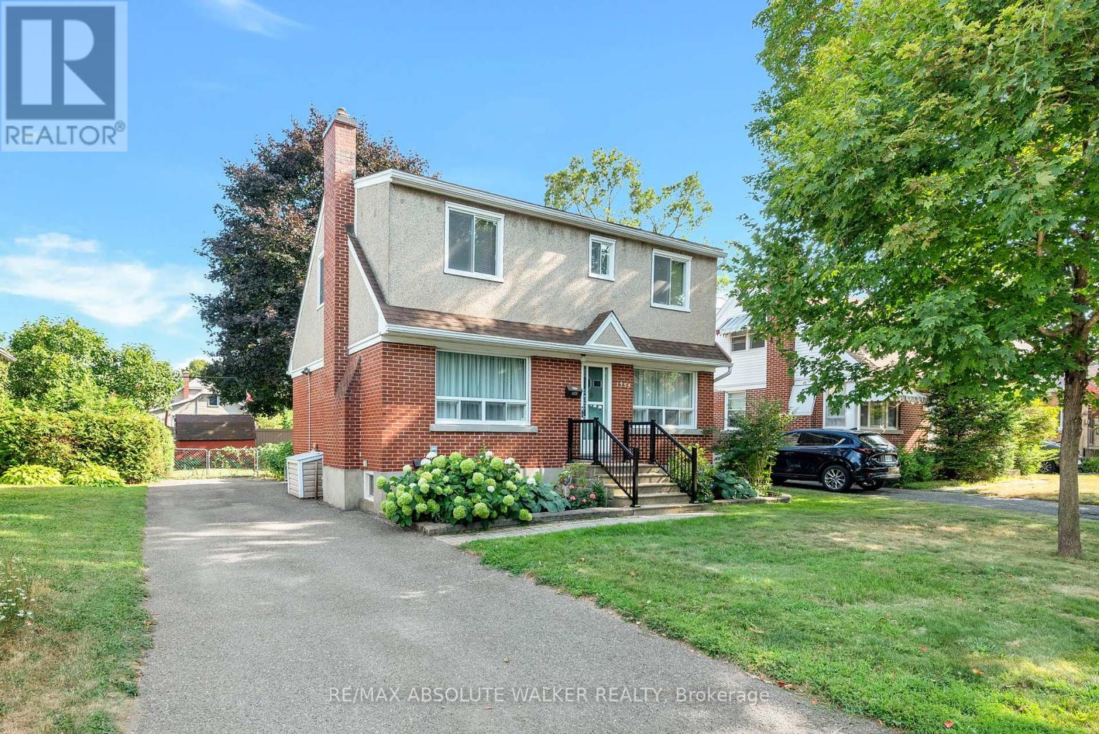 1354 Larose Ave, Ottawa, ON K1Z 7X5