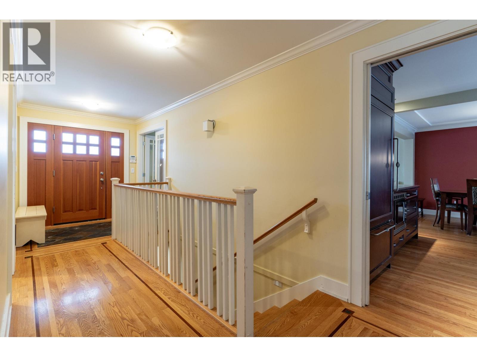 5570 Baillie St, Vancouver, BC V5Z 3M8