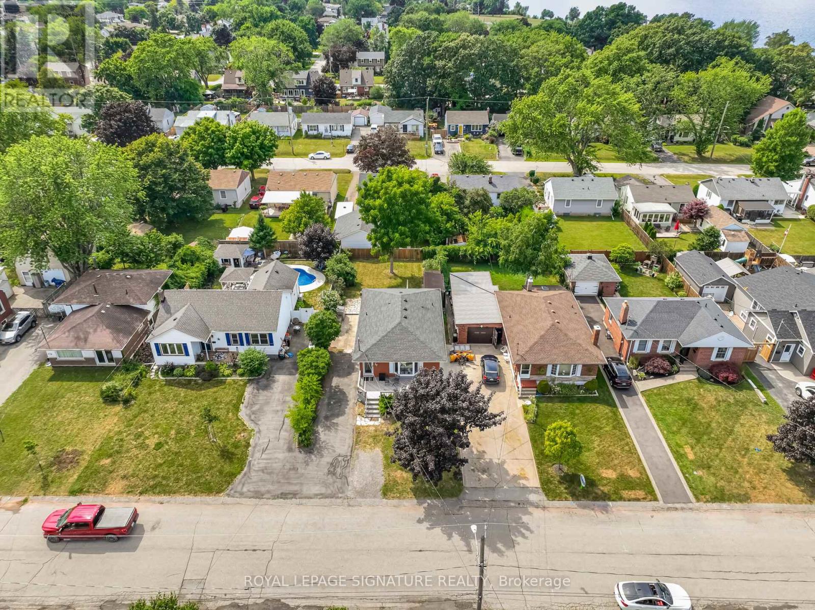 77 Fairview Rd, Grimsby, ON L3M 3L6