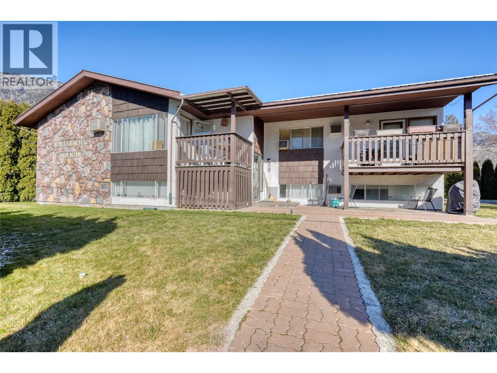 716 3 Avenue, Keremeos, BC V0H 1N2