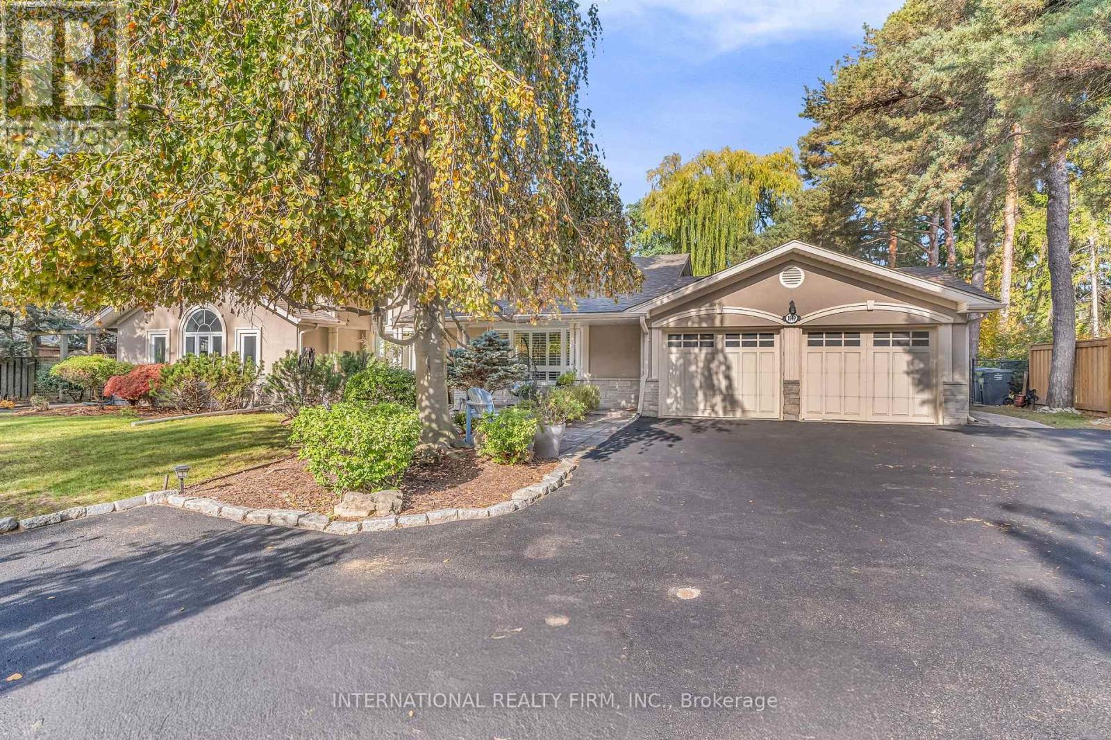 1049 Indian Rd, Mississauga, ON L5H 1R6