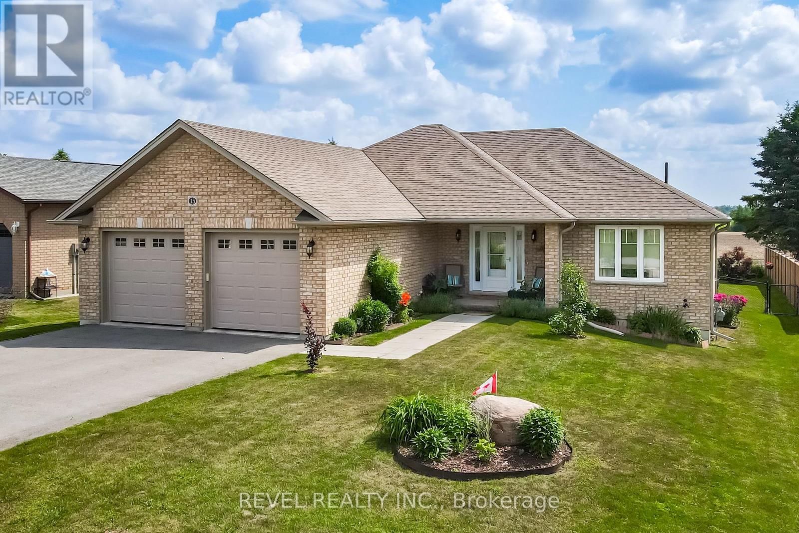 35 Bruce Cres, Kawartha Lakes, ON K0M 2M0