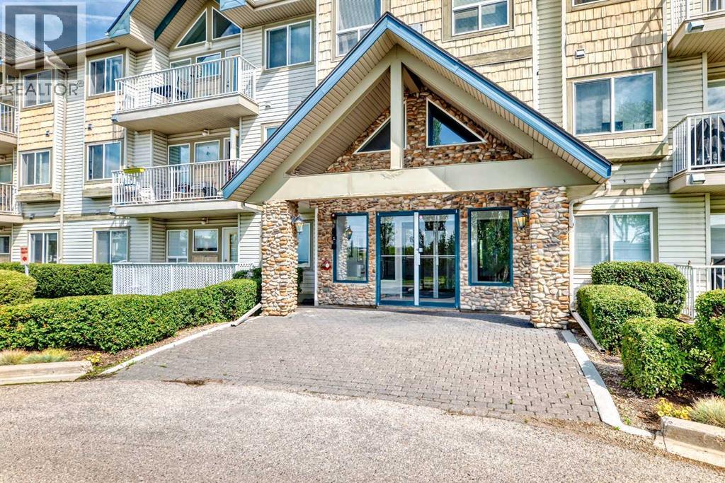 7 Harvest Gold Manor Ne Unit 313, Calgary, AB T3K 4Y3