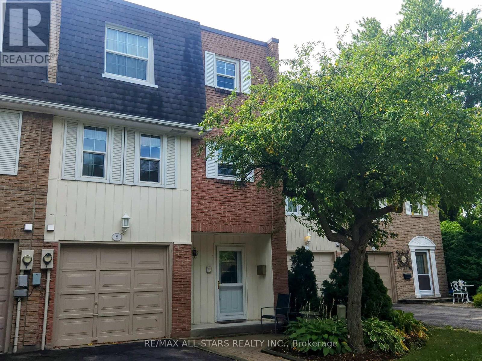 6 Hepworth Way, Markham, ON L3P 3S9