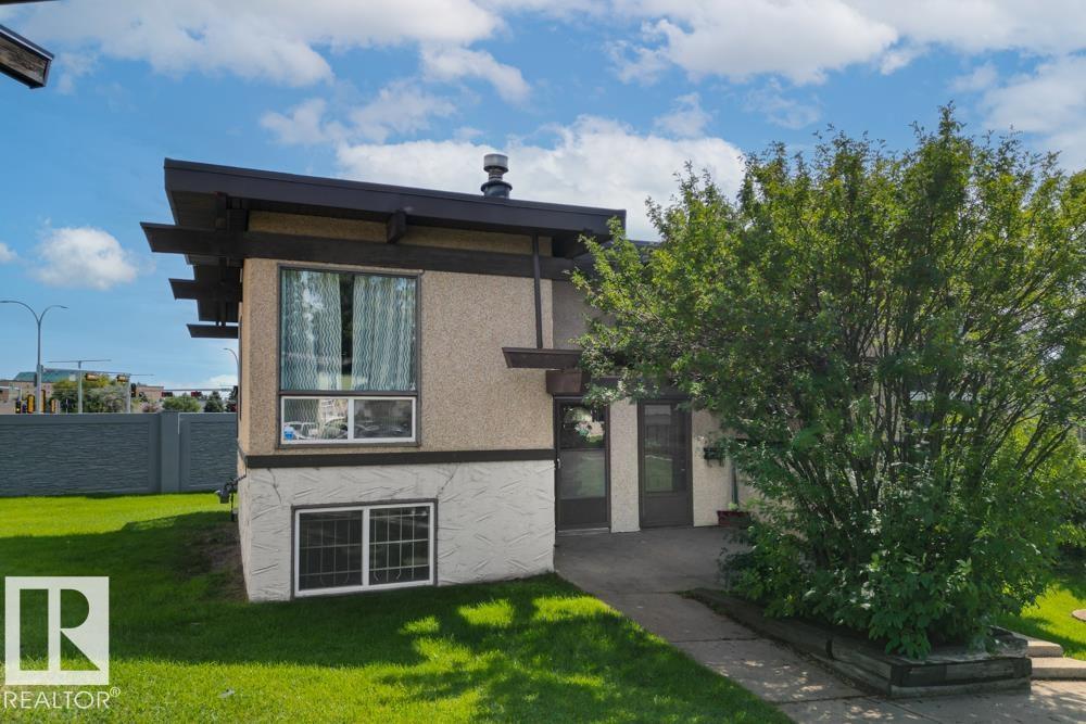 464 Lee Ridge Rd NW, Edmonton, AB T6K 2K3