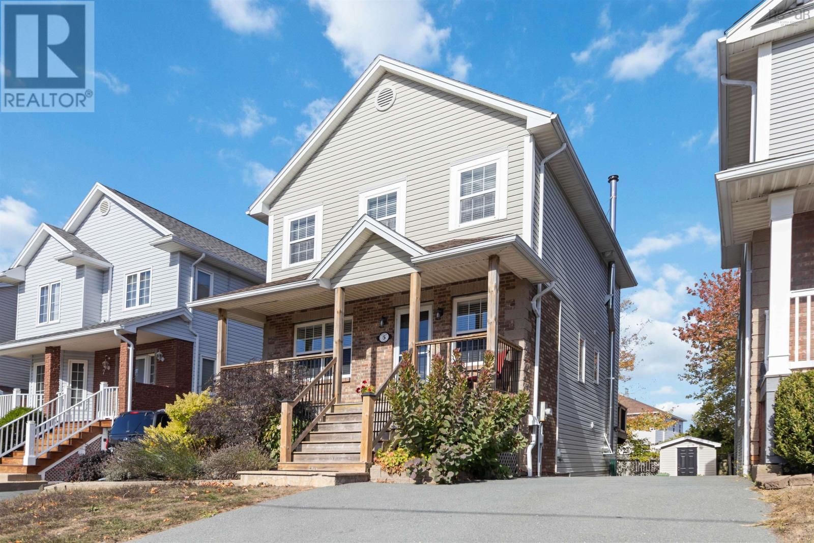 5 Roxham Close, Halifax, NS B3S 1G2