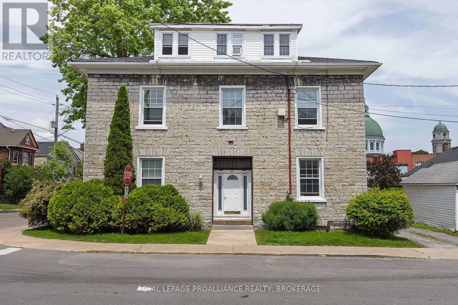 63 William St, Kingston, ON K7L 2C3