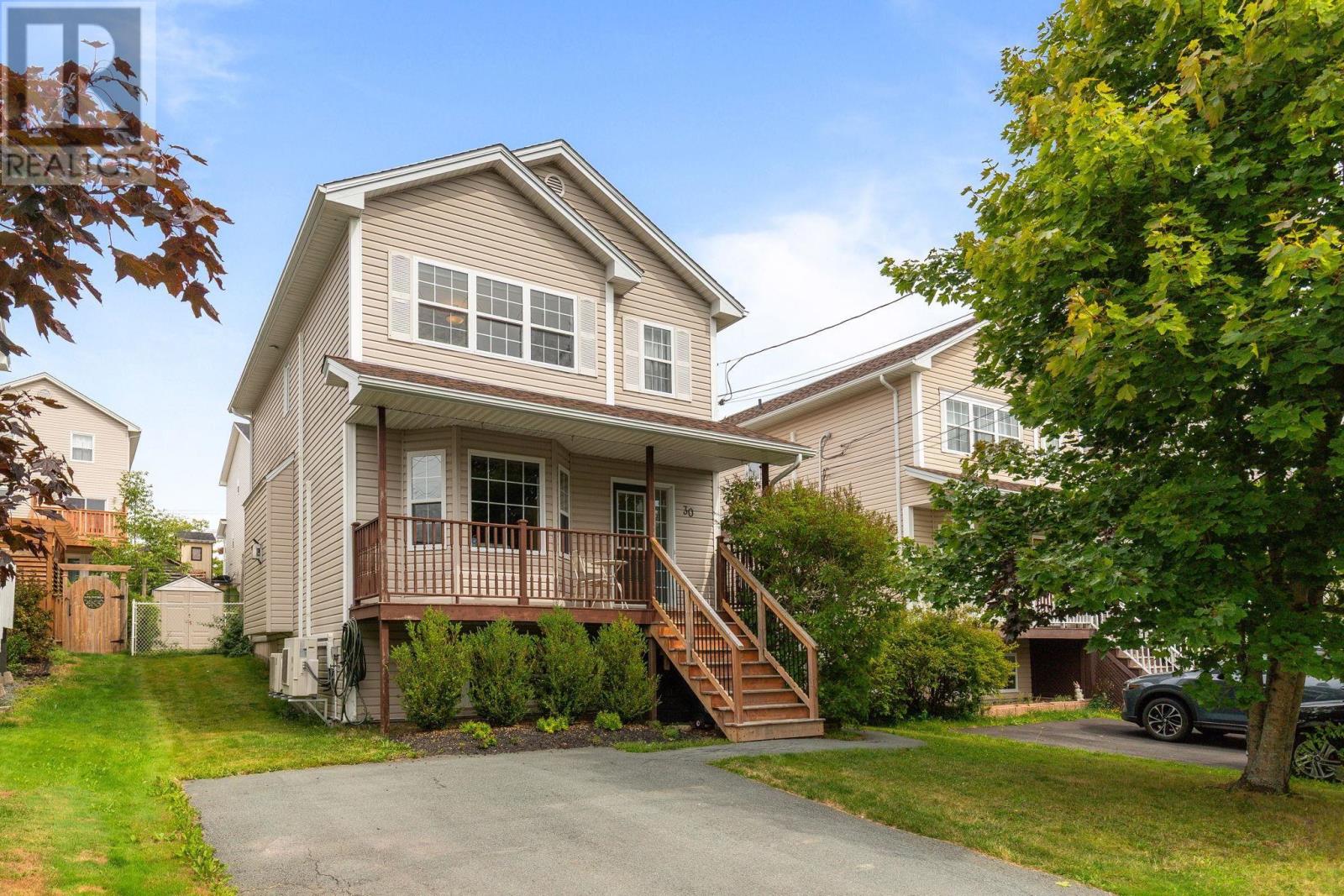 30 Quindora Cres, Dartmouth, NS B2W 6G3
