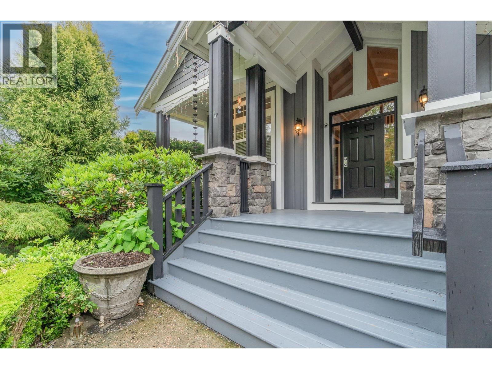 24246 Mcclure Dr, Maple Ridge, BC V2W 2E5