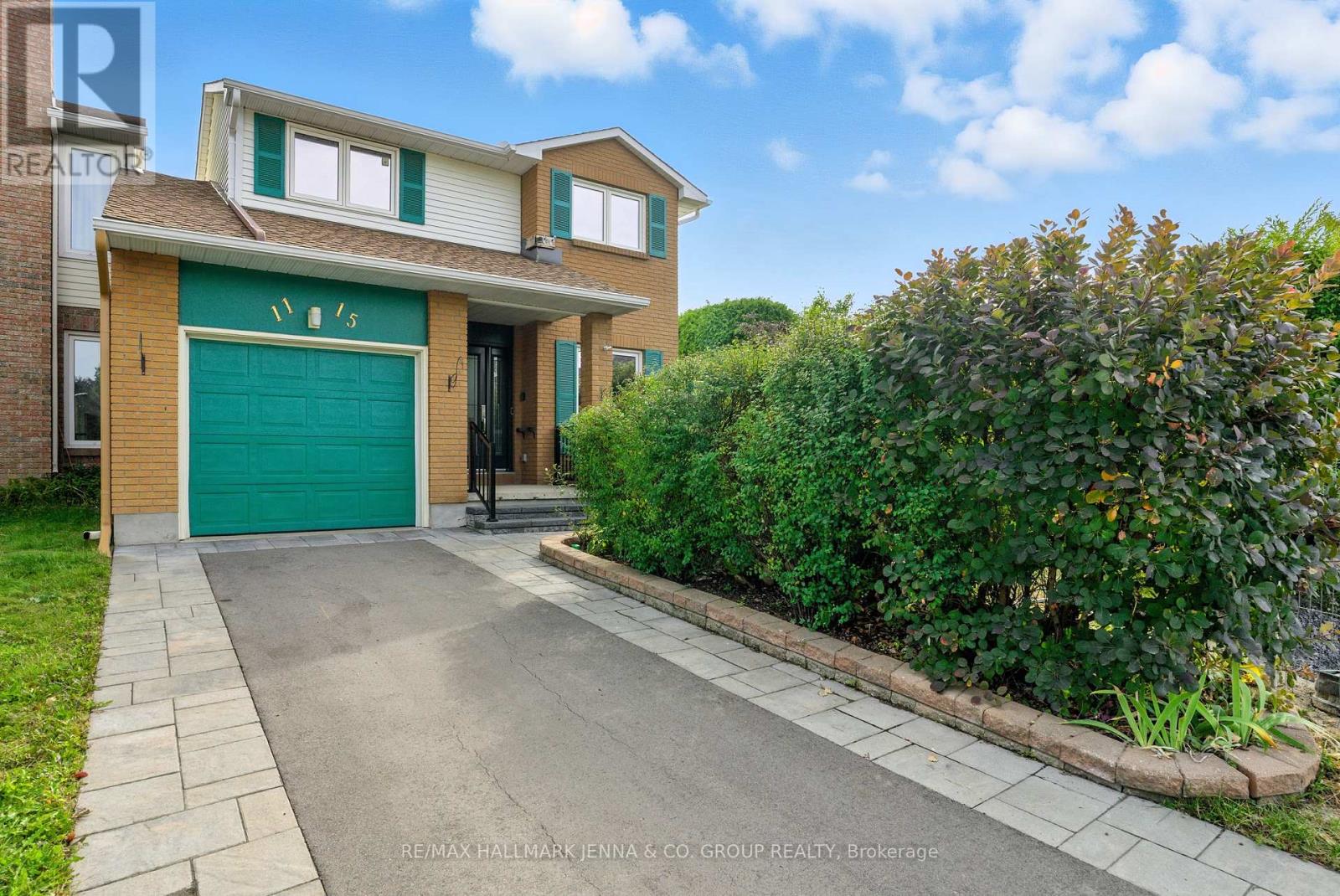1115 St Emmanuel Ter, Ottawa, ON K1C 2J6