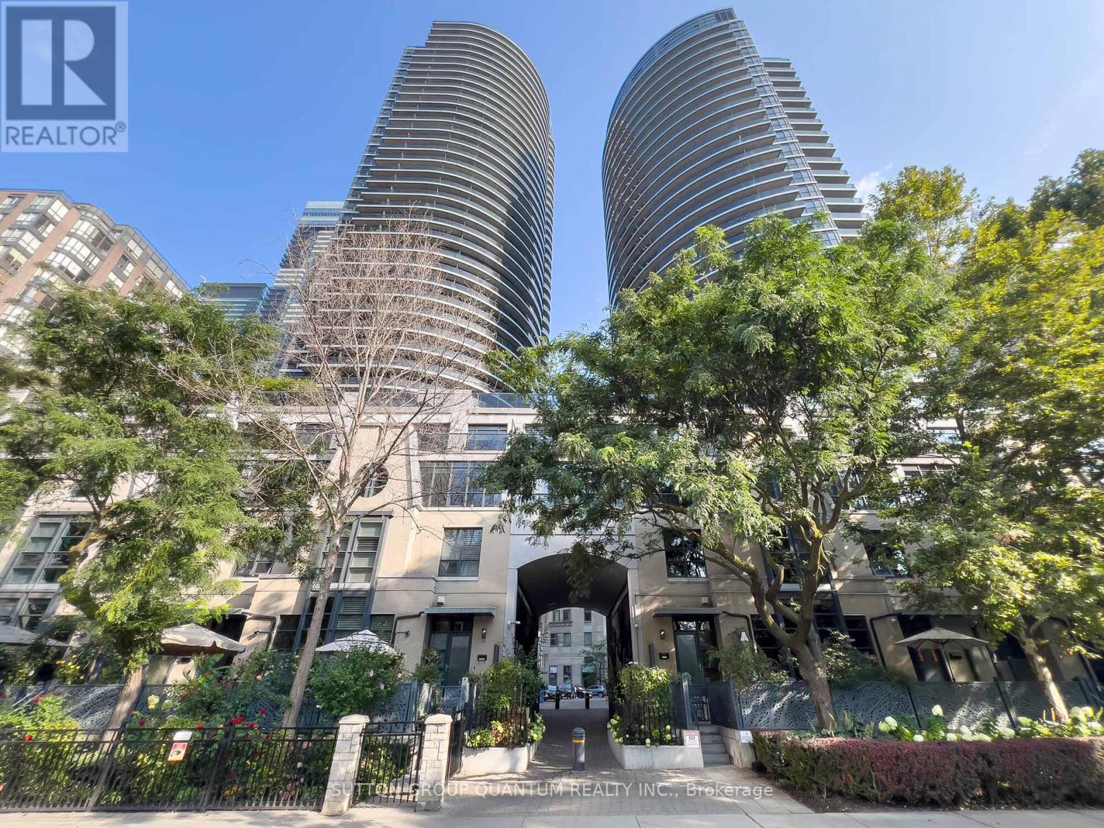 1902 21 Carlton St, Toronto, ON M5B 1L3
