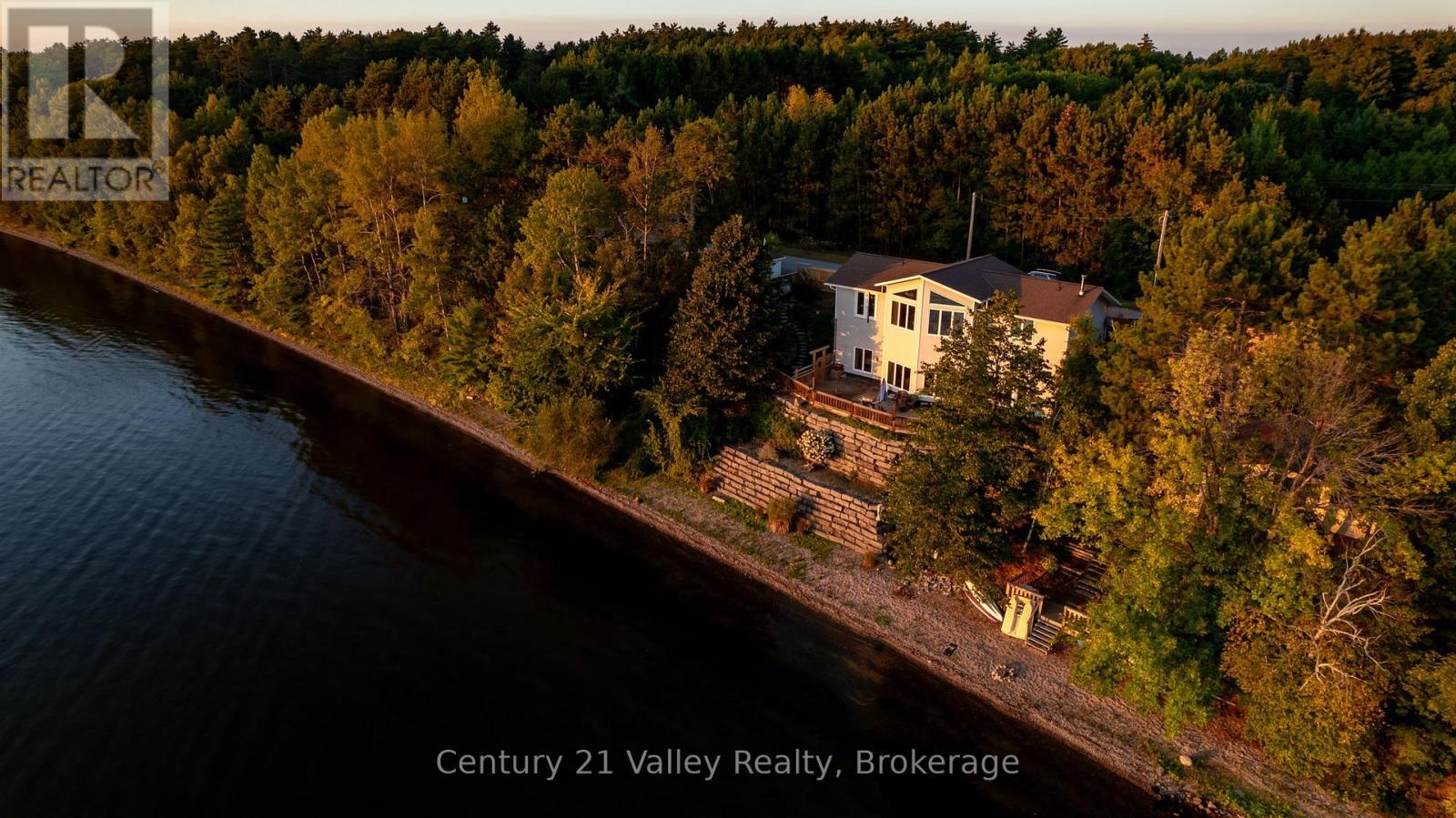 563 Island View Dr, North Algona Wilberforce, ON K0J 1X0