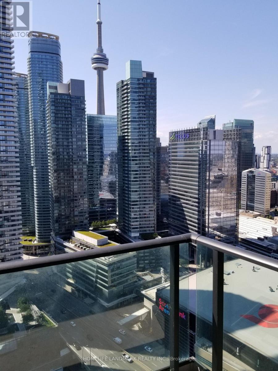 3813 33 Bay St, Toronto, ON M5J 2Z3