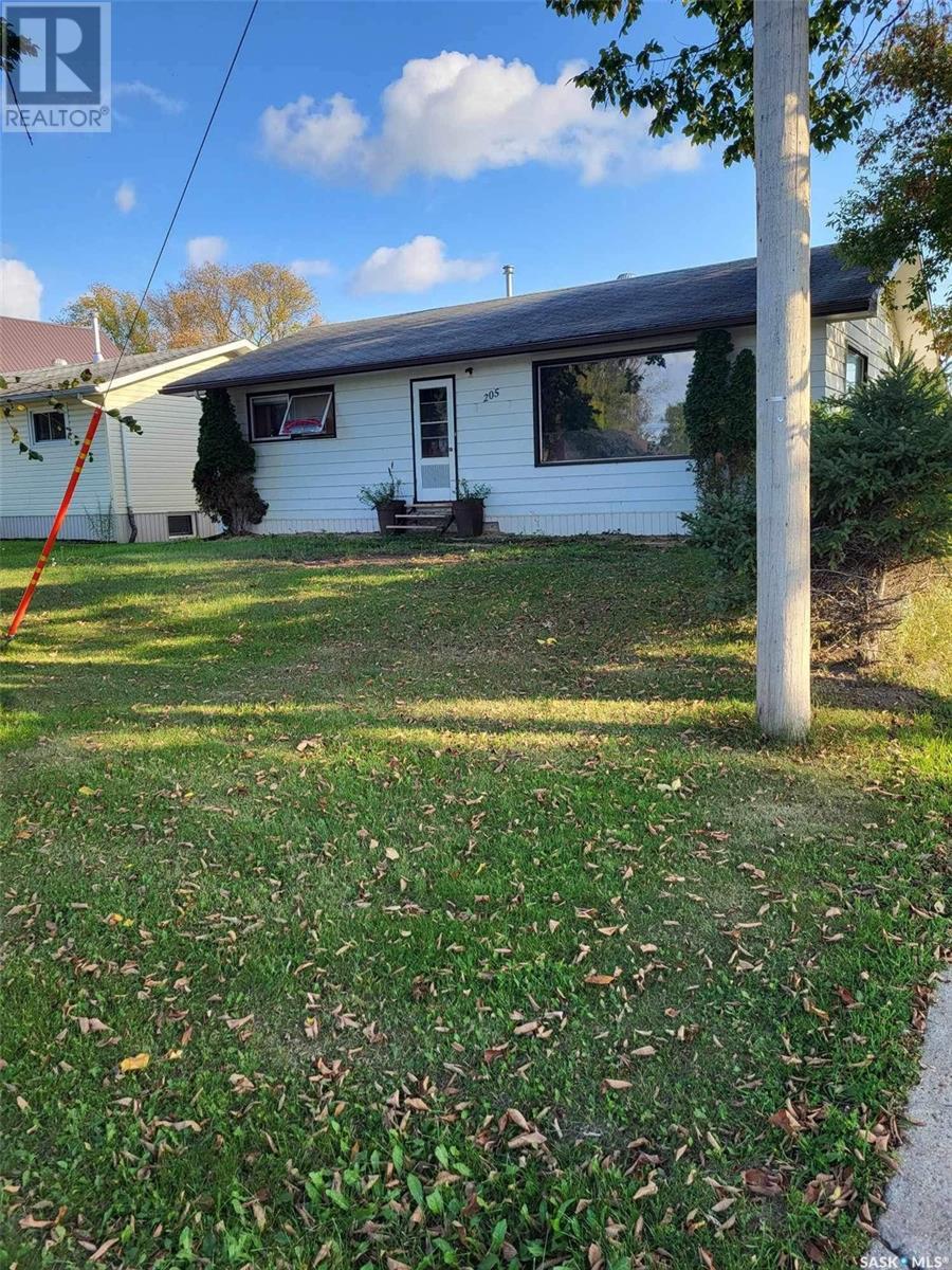 205 Oak St, Porcupine Plain, SK S0E 1H0