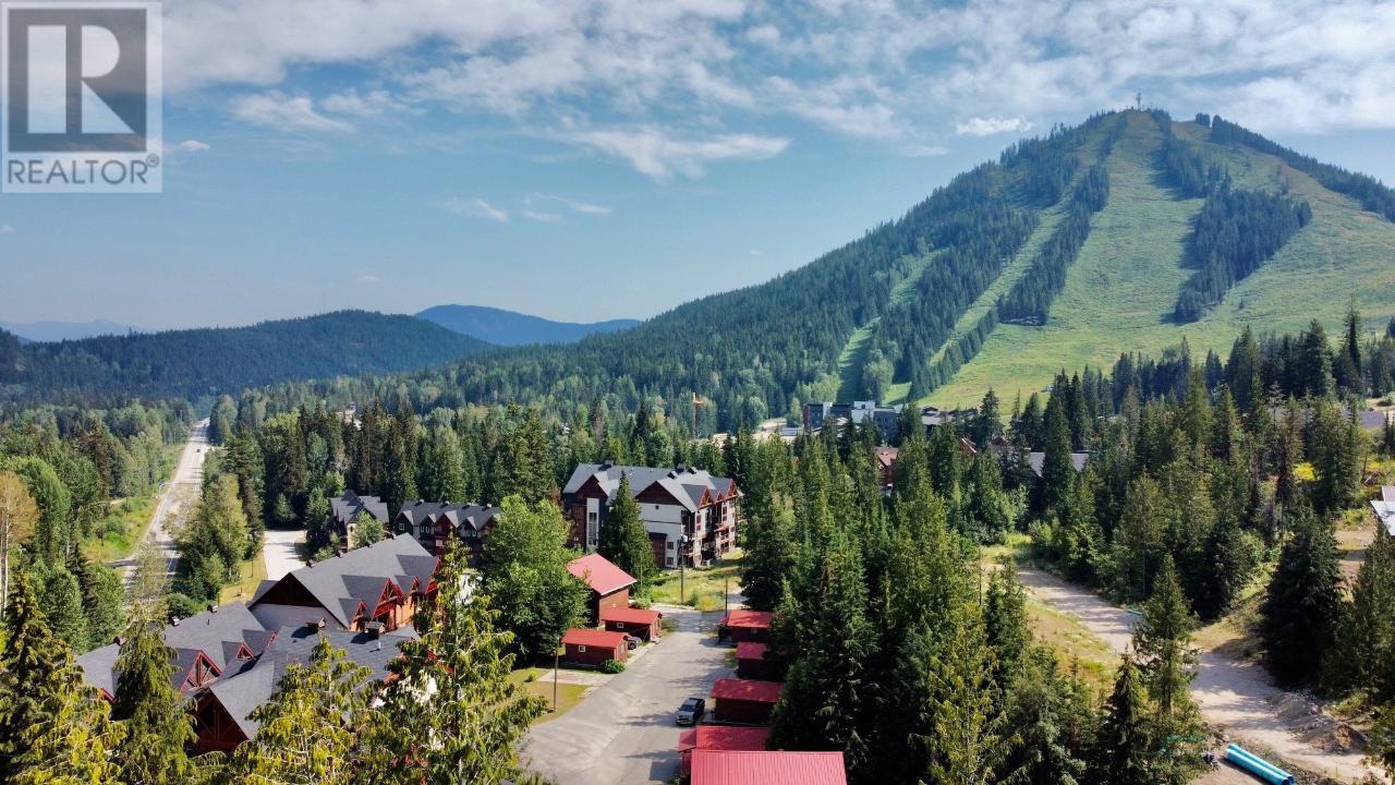 302 Ridge Rd, Rossland, BC V0G 1Y0
