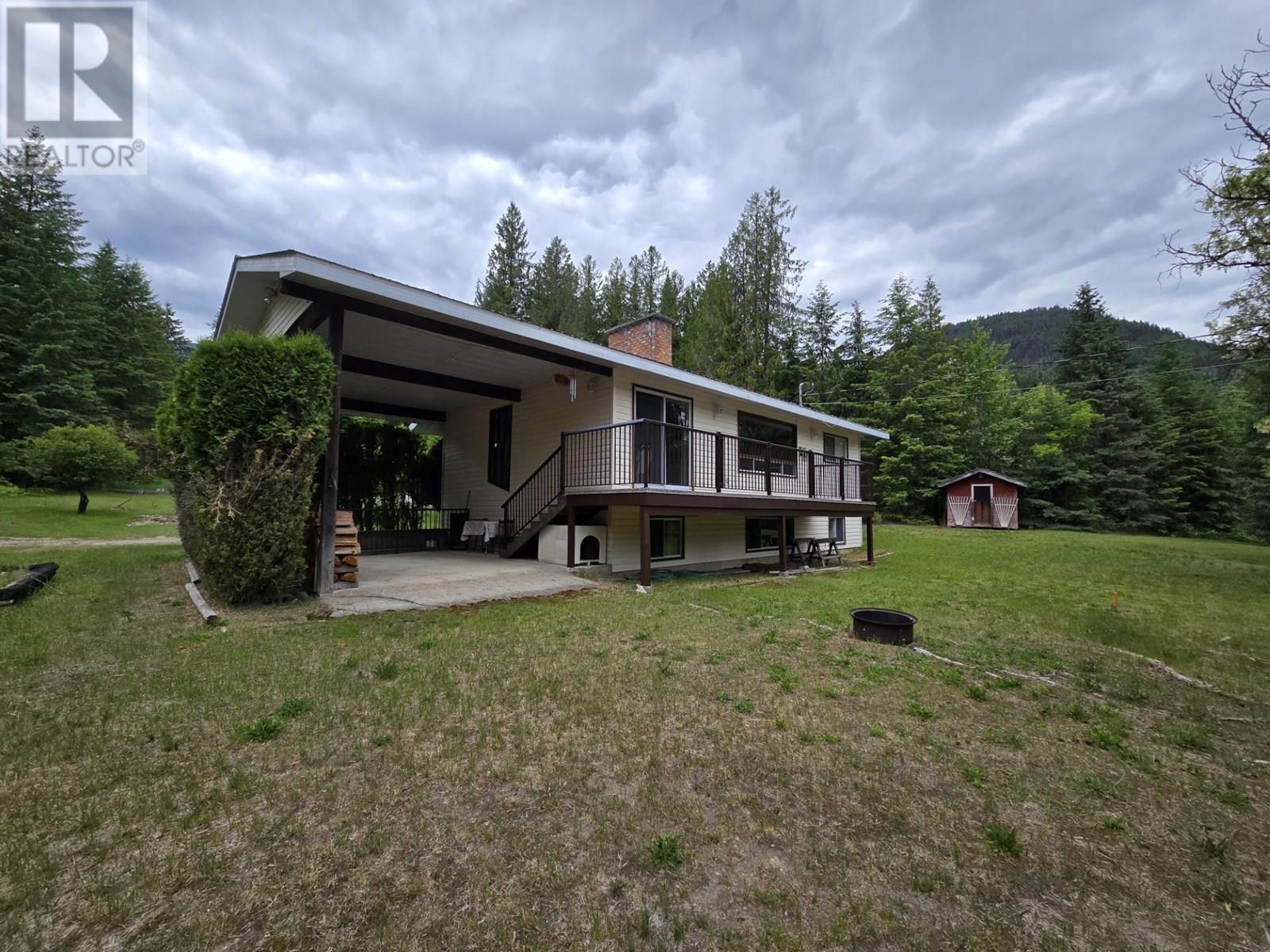 5641 Slocan River Rd, Winlaw, BC V0G 2J0