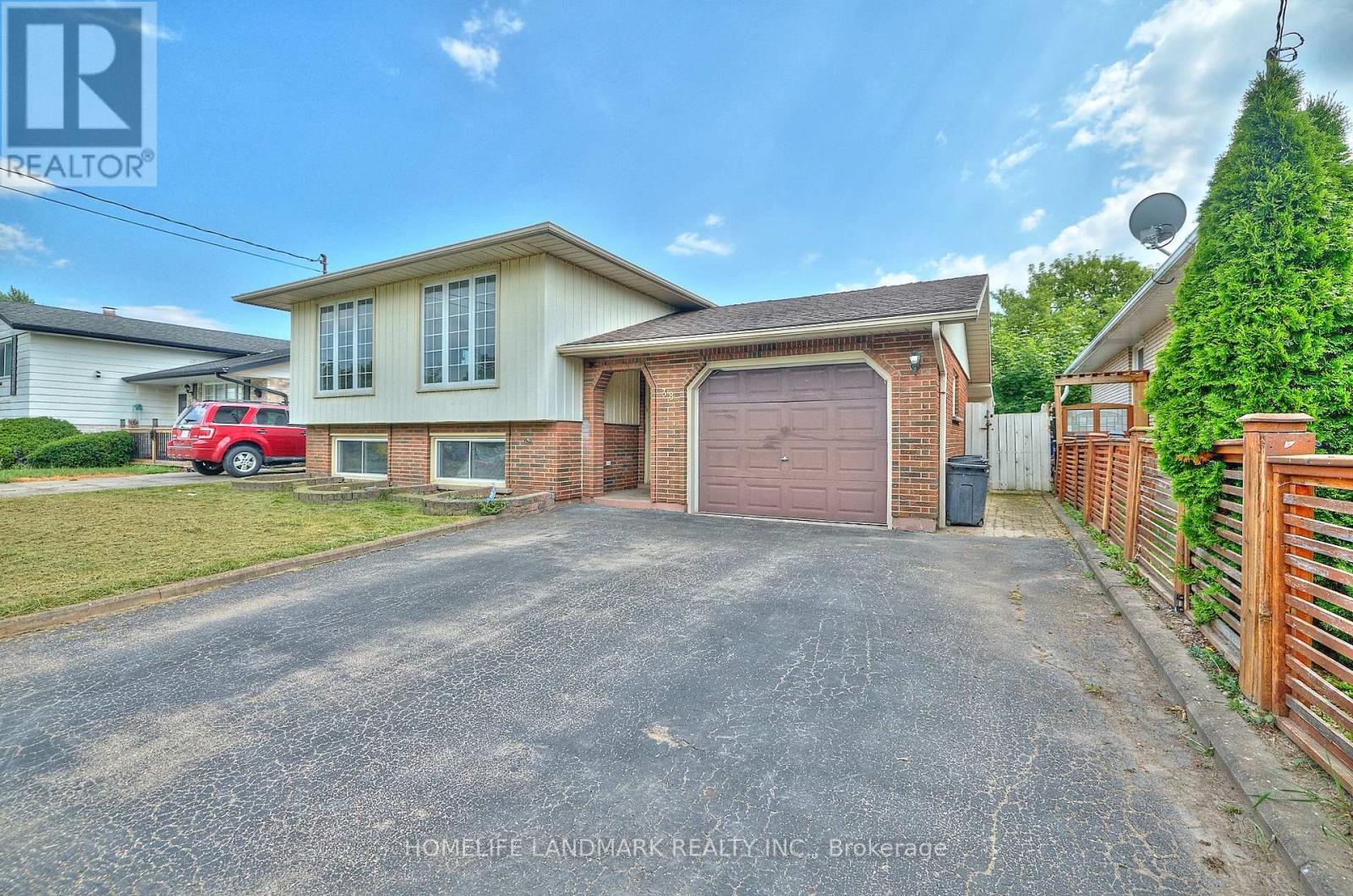38 Dunvegan Rd, St. Catharines, ON L2P 1H6